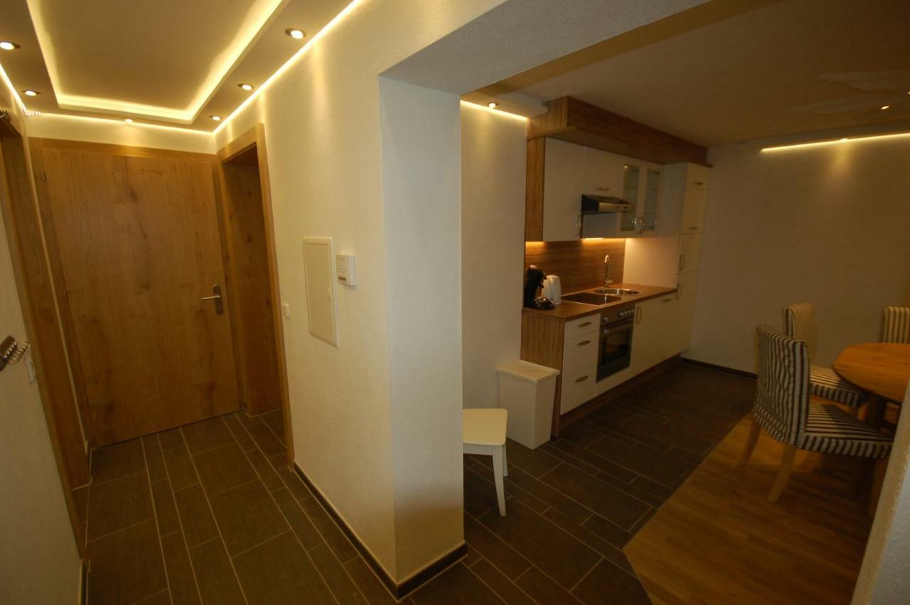 Alpenmond Appartment Halbmond Лойташ Екстериор снимка