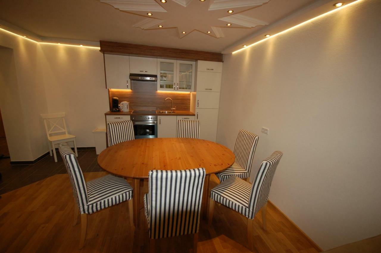 Alpenmond Appartment Halbmond Лойташ Екстериор снимка