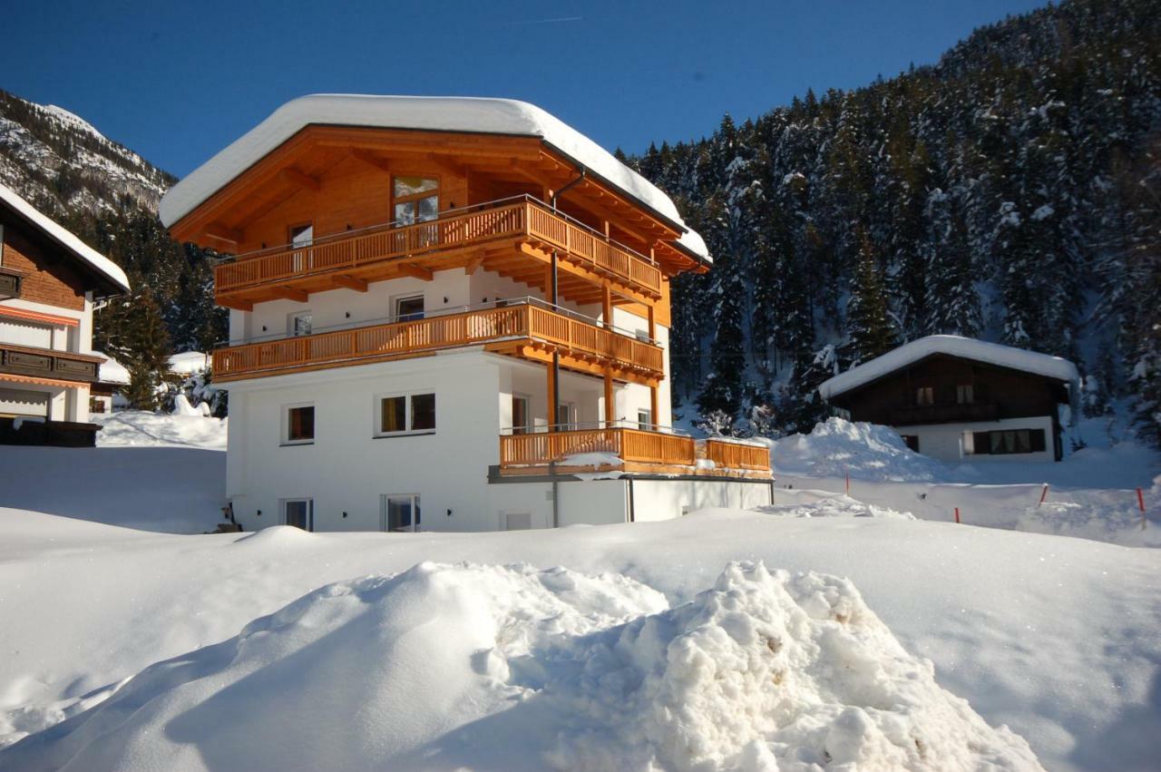 Alpenmond Appartment Halbmond Лойташ Екстериор снимка